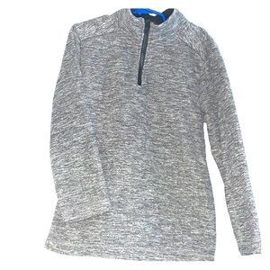 Good kids sweater for winter season.